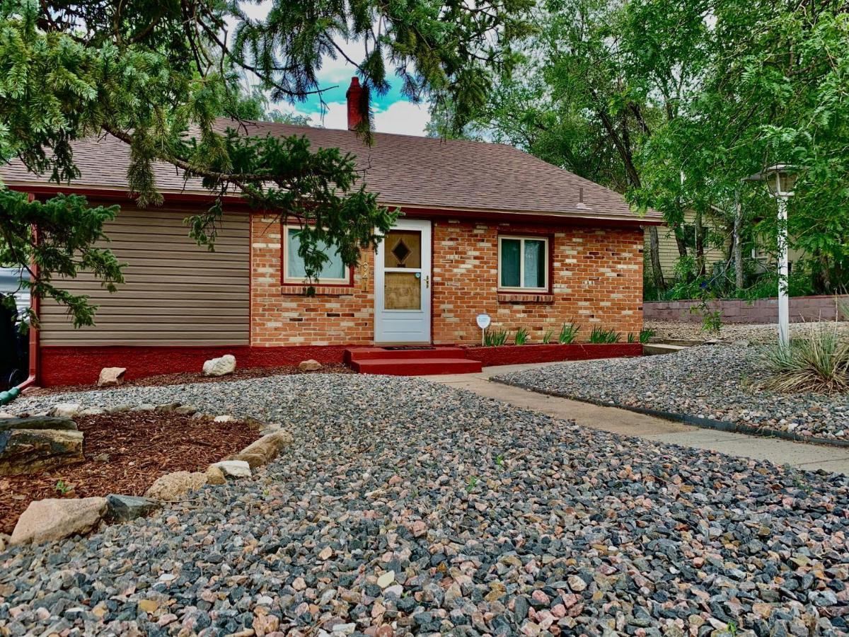 Newly Renovated Cozy Home Minutes From Broadmoor And Downtown Colorado Springs Exterior foto