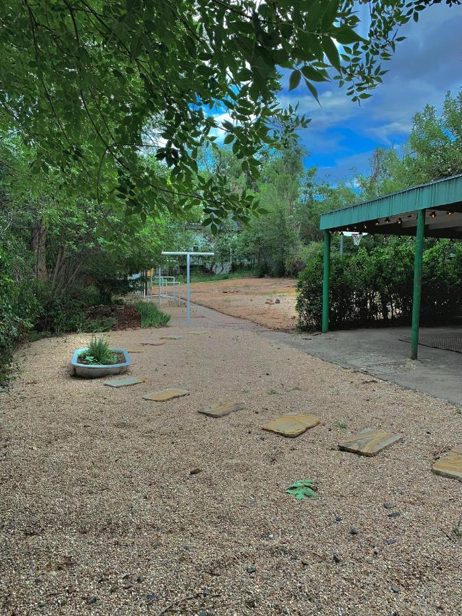 Newly Renovated Cozy Home Minutes From Broadmoor And Downtown Colorado Springs Exterior foto